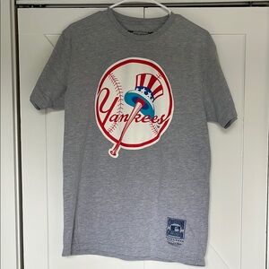 Mitchell & Ness Gray Short Sleeve Yankees Tee, Cooperstown Collection